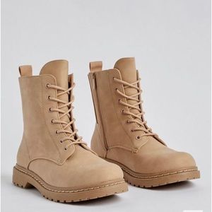 TORRID Stevie Lace-Up Combat Boot (9WW)